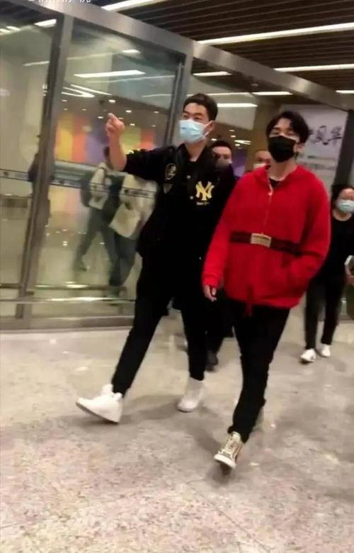 张新成吃瓜群众,瓜田李下，吃瓜群众的焦点人物