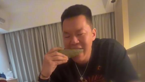 群众介绍吃瓜视频,跟随视频一探究竟