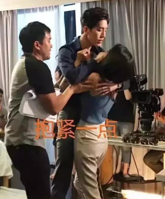 以爱为营剧中吃瓜群众,揭秘剧中的吃瓜群众众生相